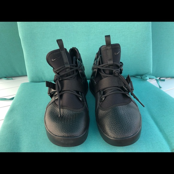 Nike Air Force 270 Triple Black Sneakers - Picture 4 of 8